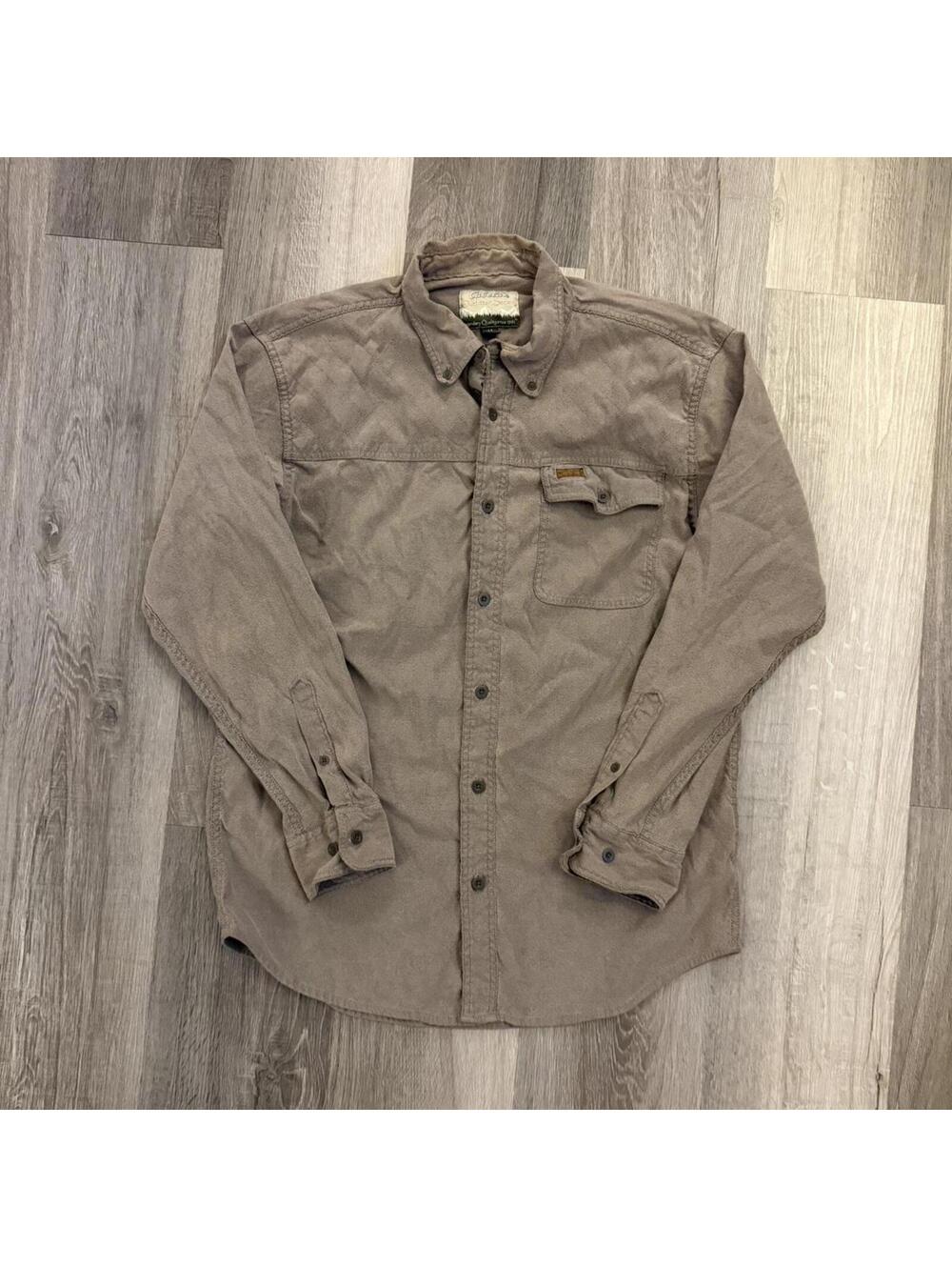 Cabela's Outfitter Series button-up shirt in size M. Brown & tan colorway.